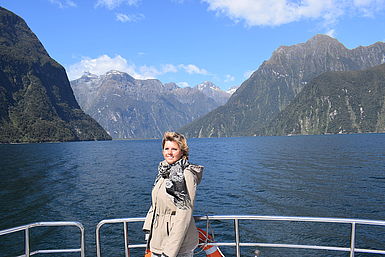 Yoni tijdens de Milford Sound Cruise Yoni tijdens de Milford Sound Cruise