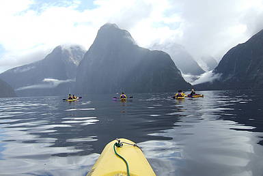 Kajakken in de Milford Sound Milford Sound kajakken | groepsreis nieuw zeeland