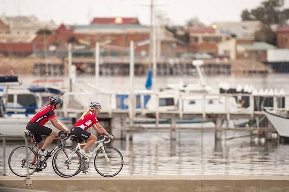 Fietsen langs de haven van Port Pirie image-21632