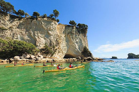 Kajakken bij Cathedral Cove, Coromandel Cathedral Cove kajakken | rondreis nieuw zeeland