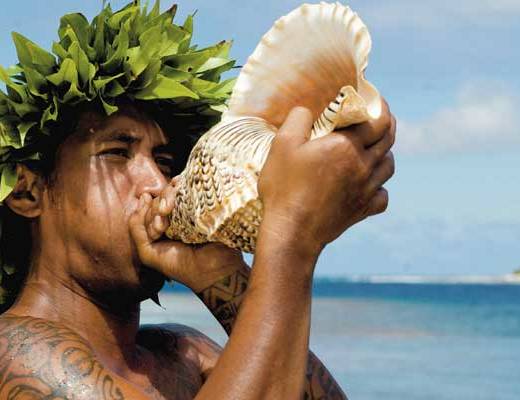 Man met een hoorn | Beste reistijd Frans Polynesië